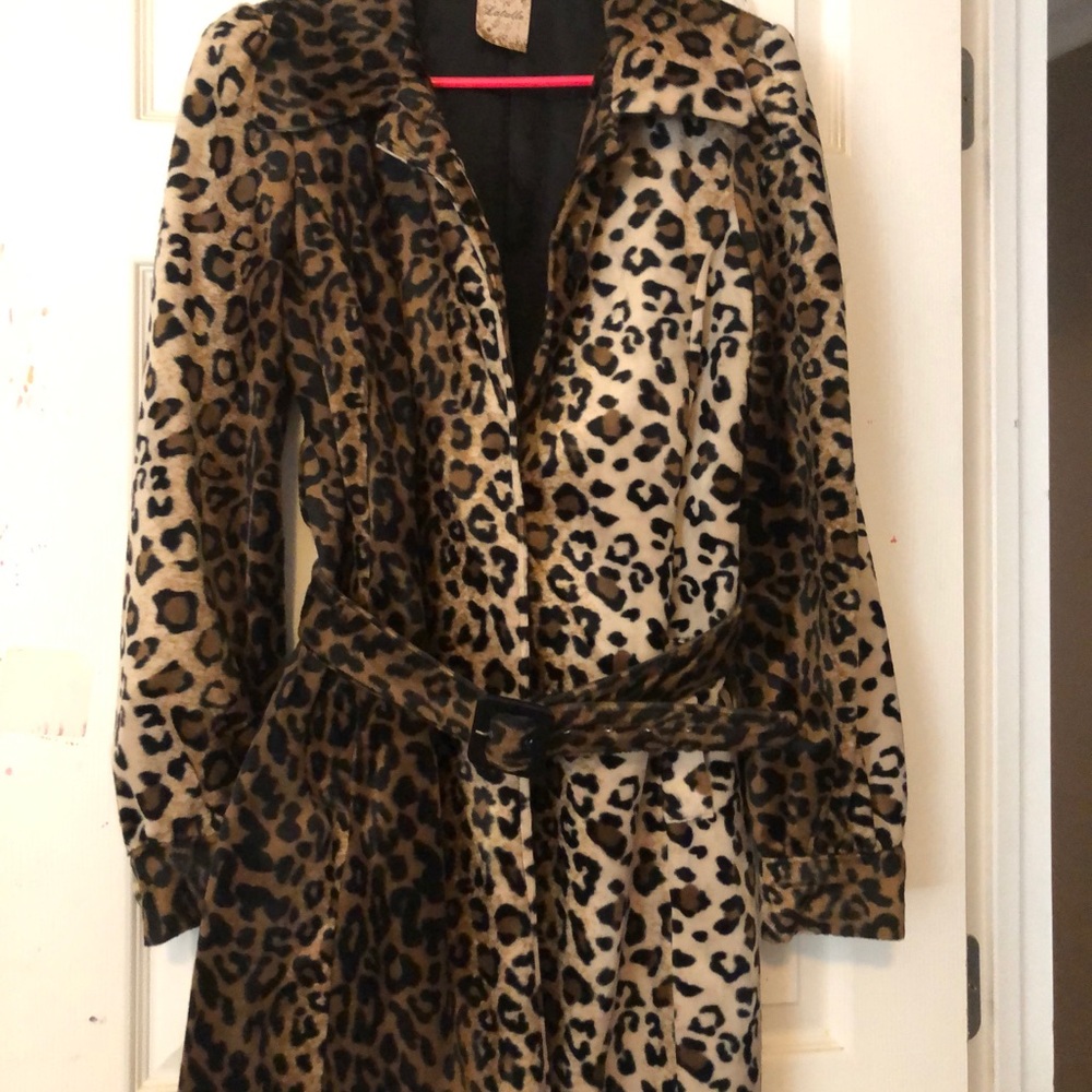 Leopard velvet trench